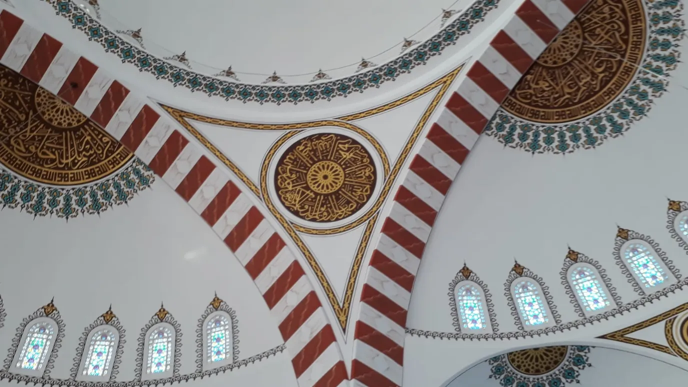 Cami Nakkaş Ustası - 019 -  Cami Kubbe İç Dekorasyonu